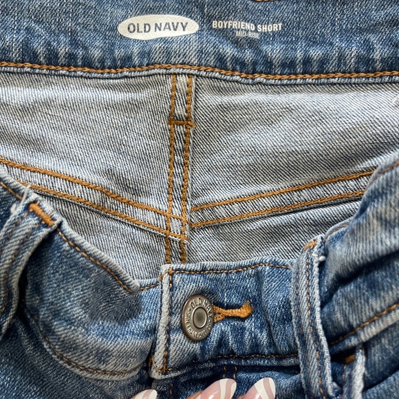 Old Navy Womens Jean Shorts Size 4 Blue Boyfriend Short Mid Rise Distressed - Picture 8 of 10